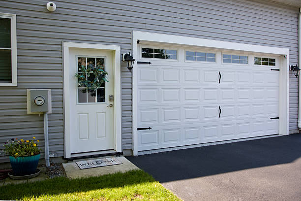 24/7 Emergency Garage Door Panel Replacement experts in Ashburn, VA